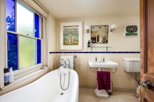 Family Bathroom- click for photo gallery
